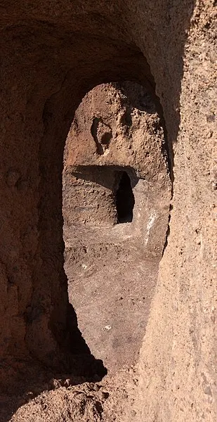 309px-cueva de los pilares - archaeological area of cuatro puertas - 03