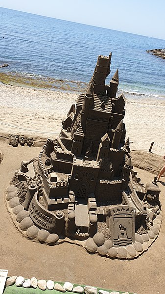 337px-sand castle in playa de la fontanilla marbella