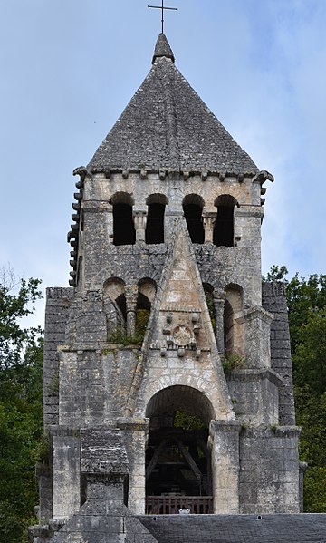 360px-clocher campanile roman de l%27abbaye saint-pierre de brant%c3%b4me 2014