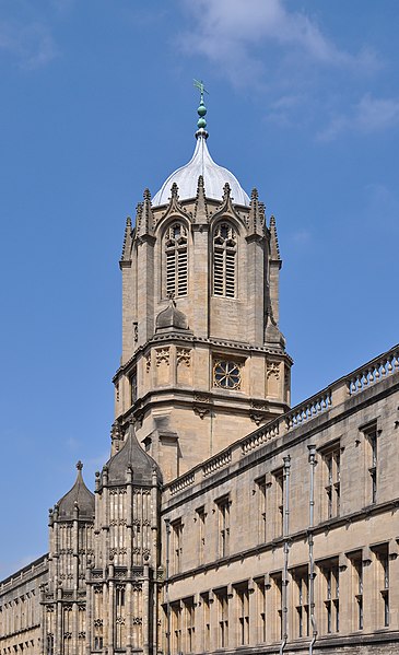 365px-tom tower of christ church%2c oxford