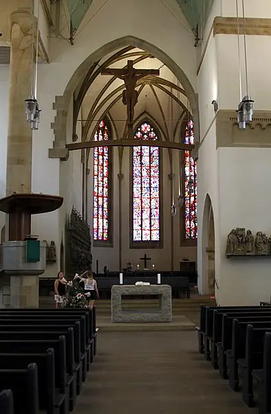 394px-nave towards the choir - stiftskirche - stuttgart - germany 2017