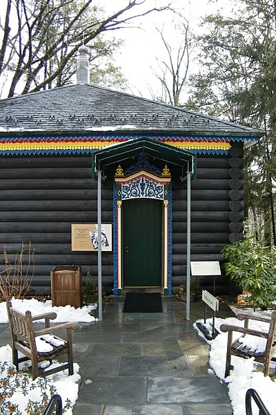 400px-dacha at hillwood estate%2c museum %26 gardens%2c washington%2c d.c. - sarah stierch