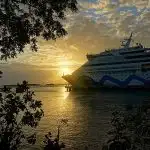 400px Mahogany Bay2C Honduras panoramio