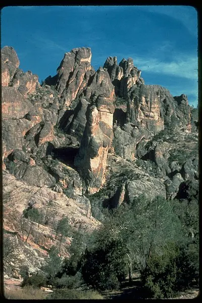 400px-pinnacles national park pinn3717