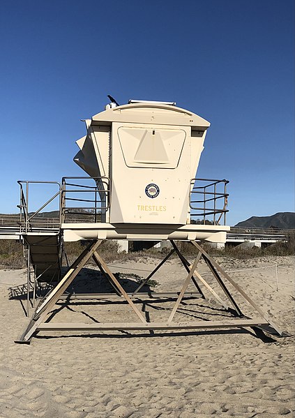 423px-trestles lifeguard tower