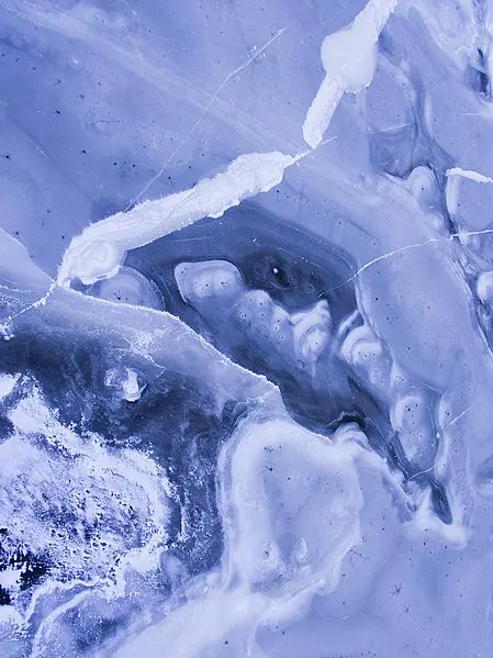 449px-frozen lakes %28unsplash%29