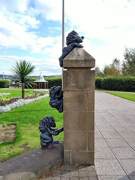 449px-lemmings statue