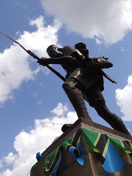 450px-askari monument to world war i african soldiers - dar es salaam - tanzania