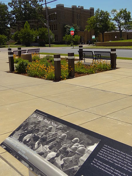 450px-central high school national memorial - visitors center display - with high school at rear - little rock - arkansas - usa