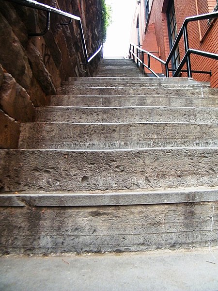 450px-exorcist stairs - georgetown - sarah stierch 02
