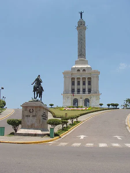 450px-monument to the heroes of the restoration