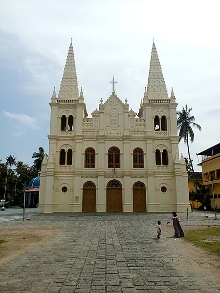 450px-santa cruz cathedral 06