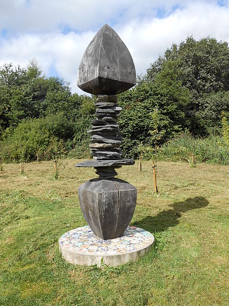 450px-sculpture at caldy nature park%2c chester