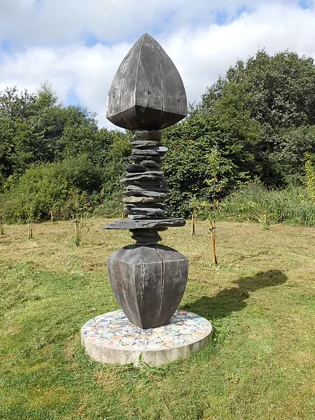 450px-sculpture at caldy nature park%2c chester