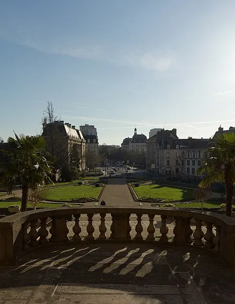 464px-jardins du palais saint-georges en hiver%2c vus du perron avec la balustrade%2c rennes%2c ille-et-vilaine