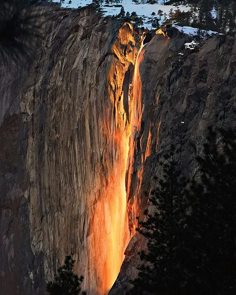 480px-horsetailfalls supergloss