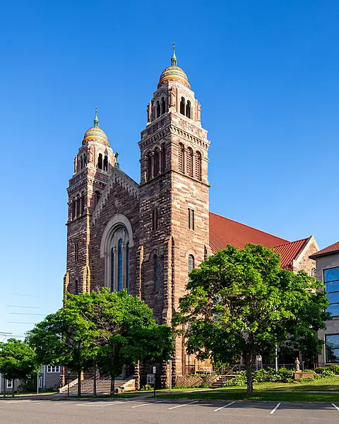480px-saint peter cathedral marquette michigan photo james conkis 2022 17
