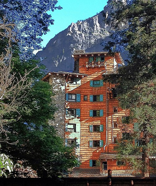 504px-the famous ahwahnee hotel in yosemite national park in california %28renamed the majestic yosemite hotel%29