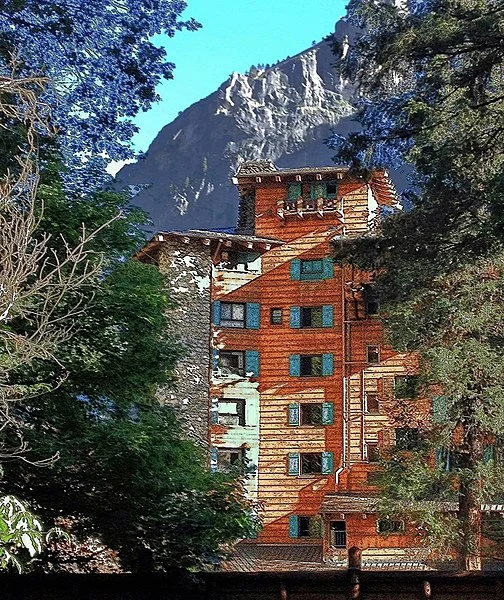 504px-the famous ahwahnee hotel in yosemite national park in california %28renamed the majestic yosemite hotel%29