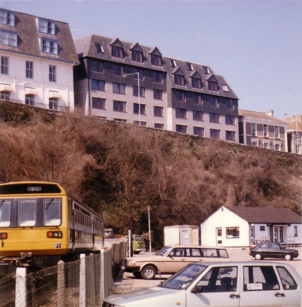 590px-st. ives railway station and carrack widden flats%2c february 1986 - geograph.org.uk - 1243197
