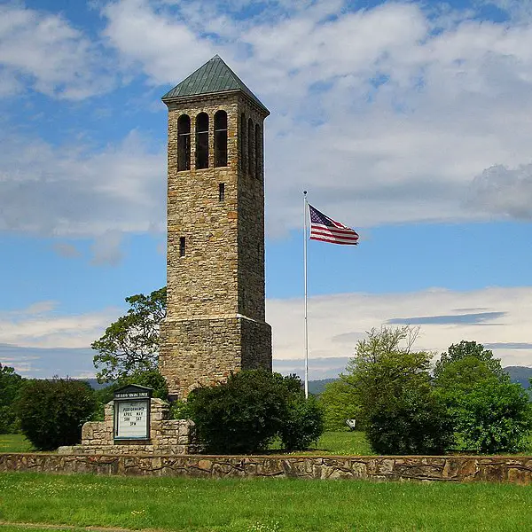 600px-the luray singing tower at carillon park