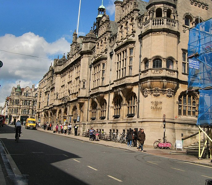 687px-oxford town hall %5e museum - geograph.org.uk - 2919739