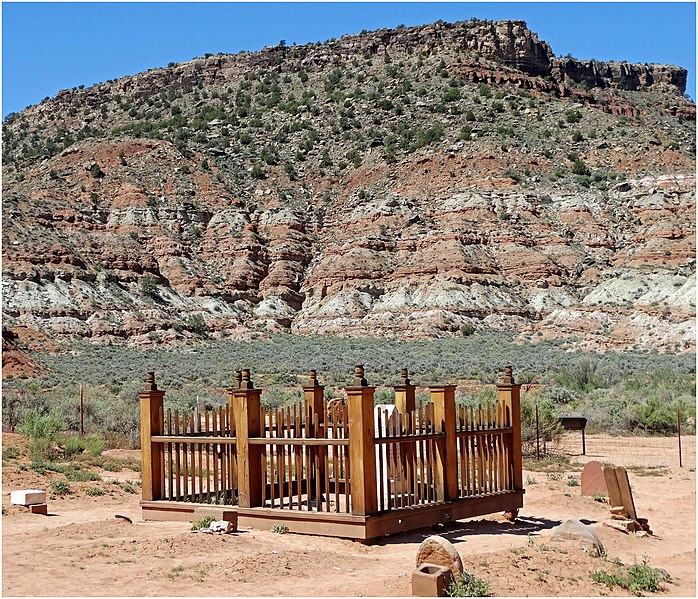 698px-the whole family%21 grafton ghost town%2c cemetery 4-30-14d %2814120899827%29