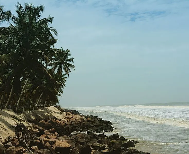 735px-andhakaranazhi beach