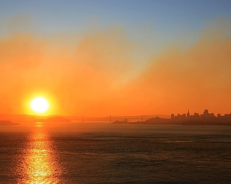 752px-smoke from wildfire on angel island blankets san franciscon