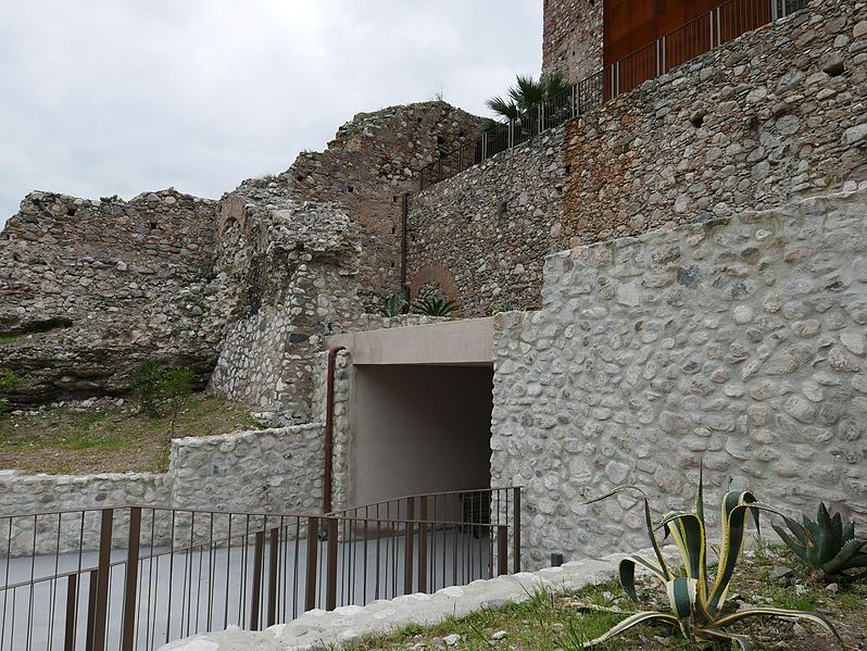 798px-castello aragonese - reggio calabria - italy - 19 nov. 2015 - %286%29