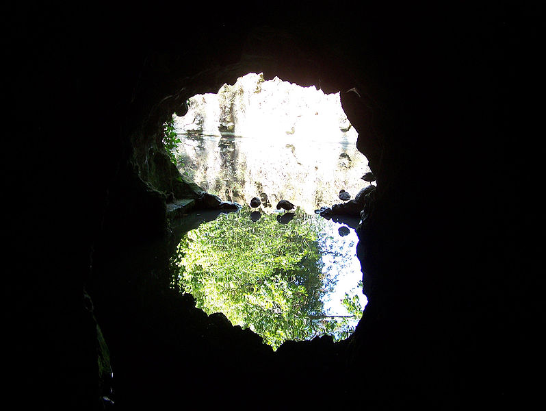 798px-palacio-da-regaleira gruta-do-labirinto2 sintra set-07