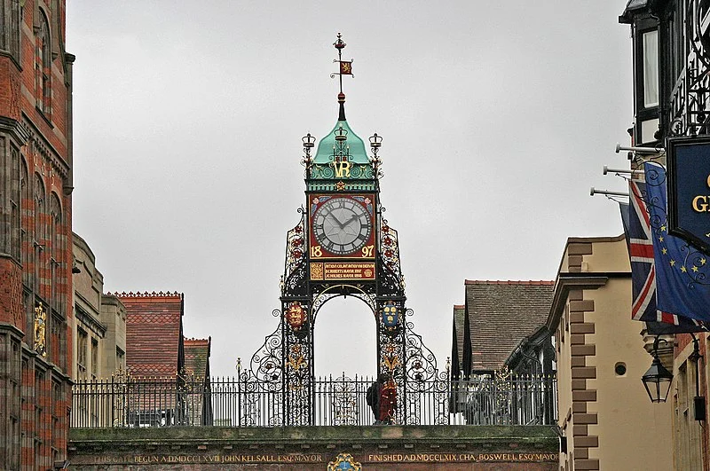 800px-00 3453 eastgate clock - chester%2c england