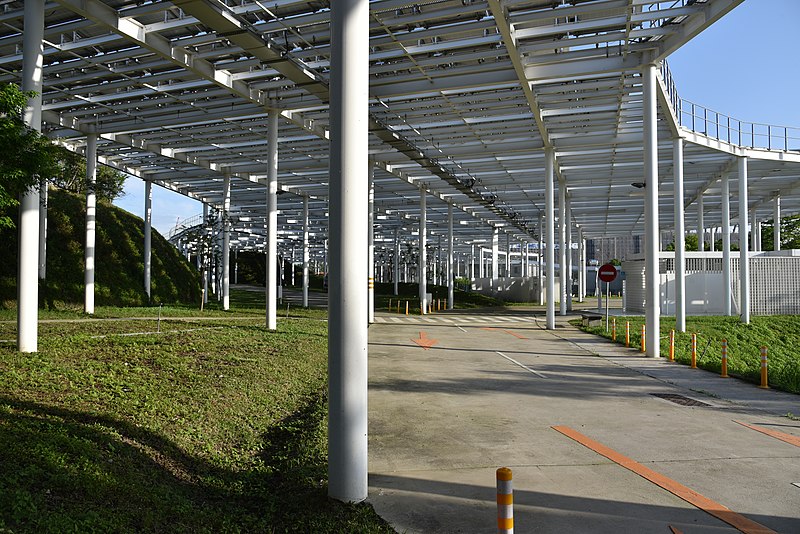 800px-2022 car park with solar panels in taichung central park