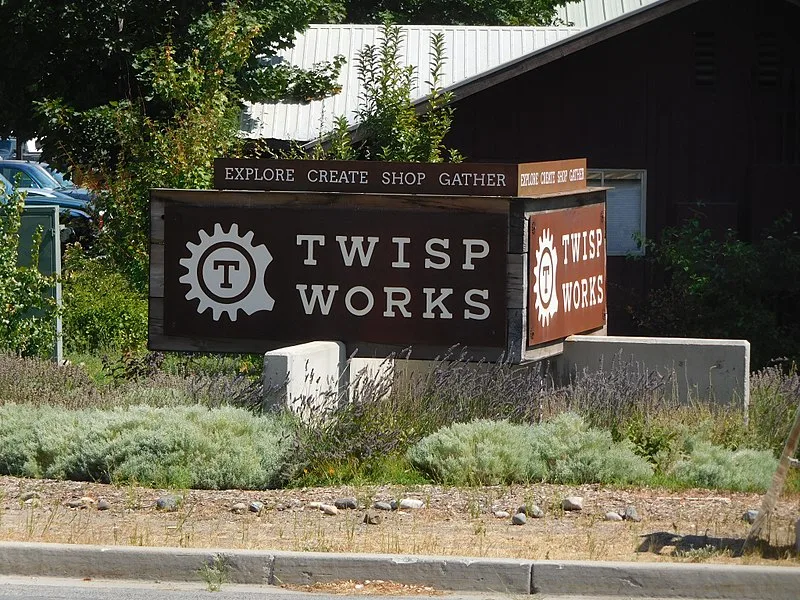 800px-a gem in what some folks consider %22fly over country.%22 twisp works artist business center in twisp%2c wa. %2836881762462%29