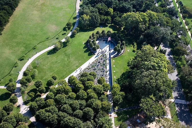 800px-aerial view of korean war veterans memorial