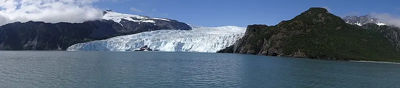 800px-aialik glacier - panoramio