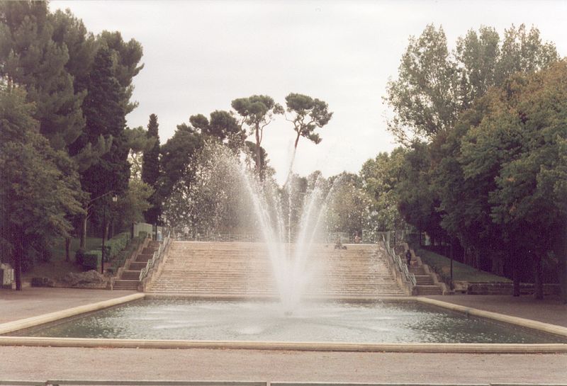 800px-aix-en-provence-park-oct-2001