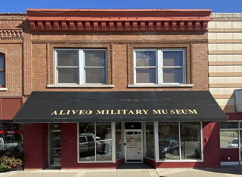 800px-aliveo military museum-red wing%2c minnesota