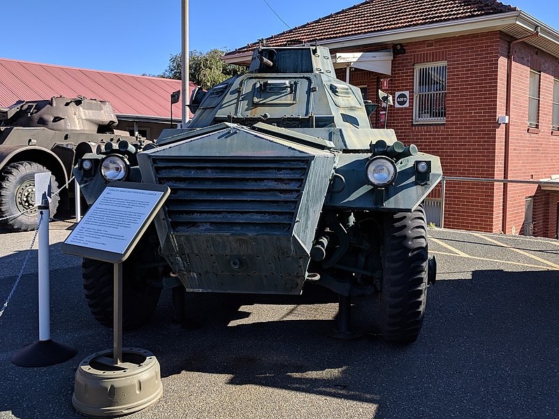 800px-alvis saracen at the army museum of wa june 2018