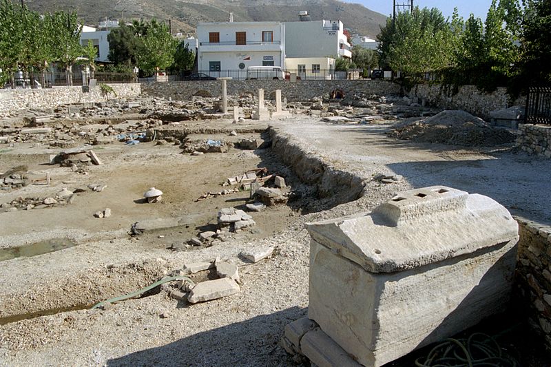 800px-ancient greek cemetery%2c parikia%2c paro204