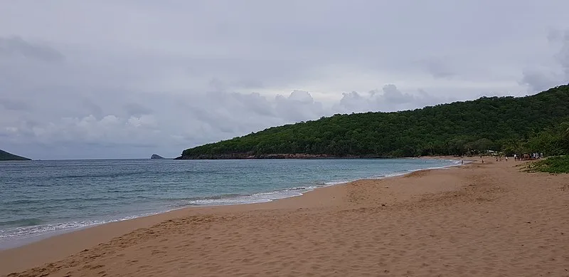 800px-anse de la perle %28guadeloupe%29