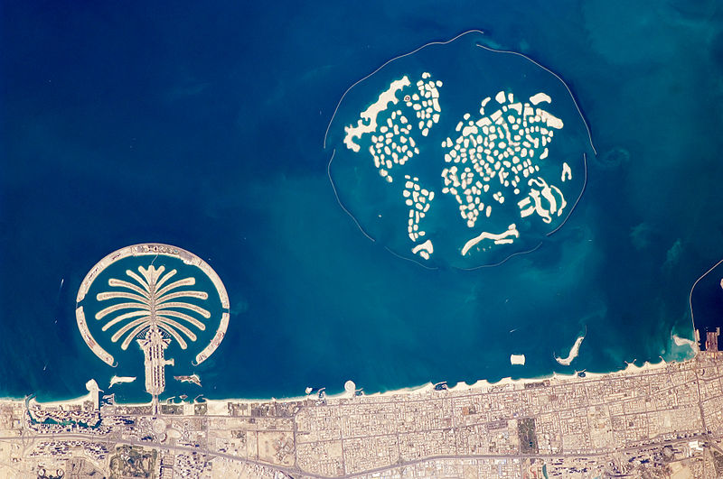 800px-artificial archipelagos%2c dubai%2c united arab emirates iss022-e-024940 lrg
