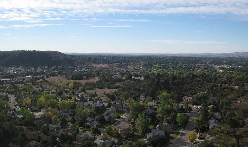 800px-austin bluffs open space - panoramio