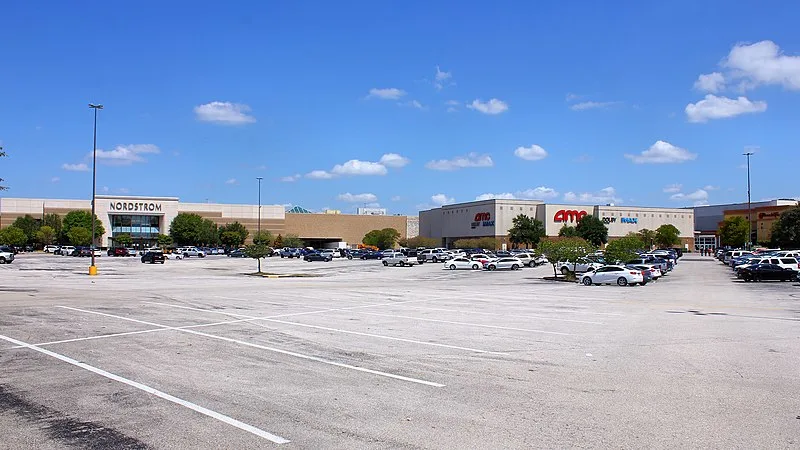 800px-barton creek square mall austin texas 2020
