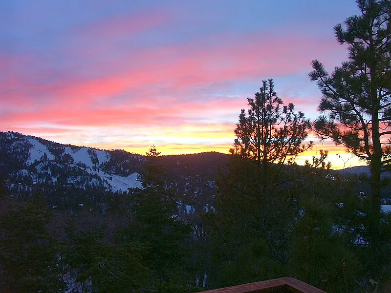 800px-big bear lake%2c california %28cabin deck%29 - panoramio