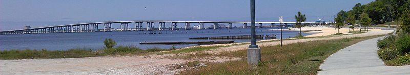 800px-biloxi bay from ocean springs%2c mississippi %282013%29