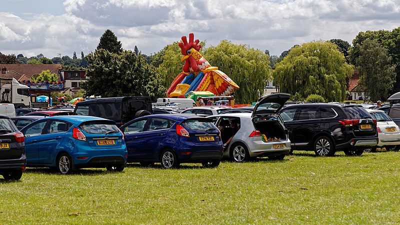 800px-bouncy castle car park at abridge village weekend 2022%2c essex