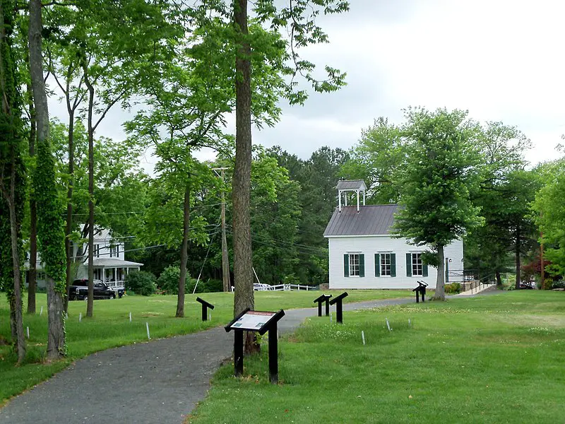 800px-brentsville courthouse historic centre - panoramio