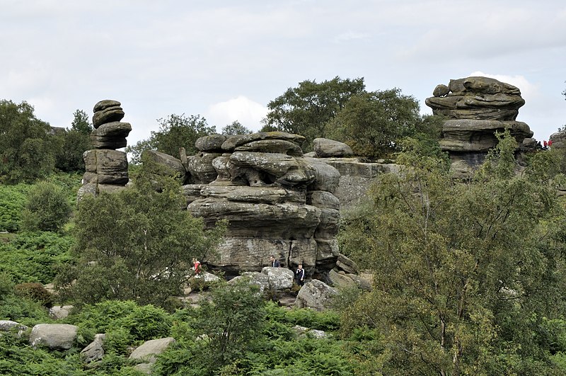 800px-brimham rocks national trust site - geograph.org.uk - 2702328