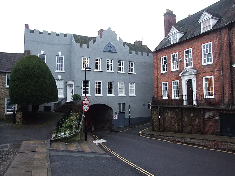 800px-broad gate%2c ludlow - geograph.org.uk - 2214107